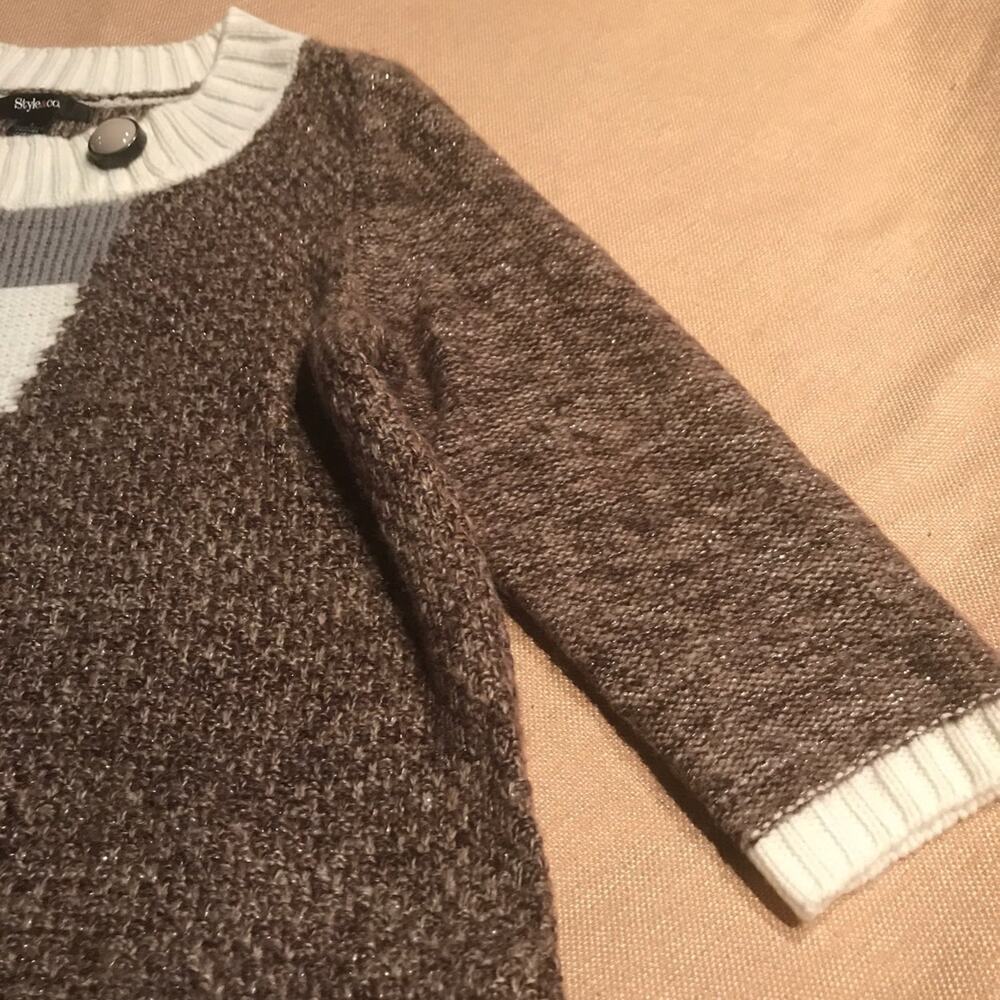 Ladies Large Sweater - Picture 4 of 6